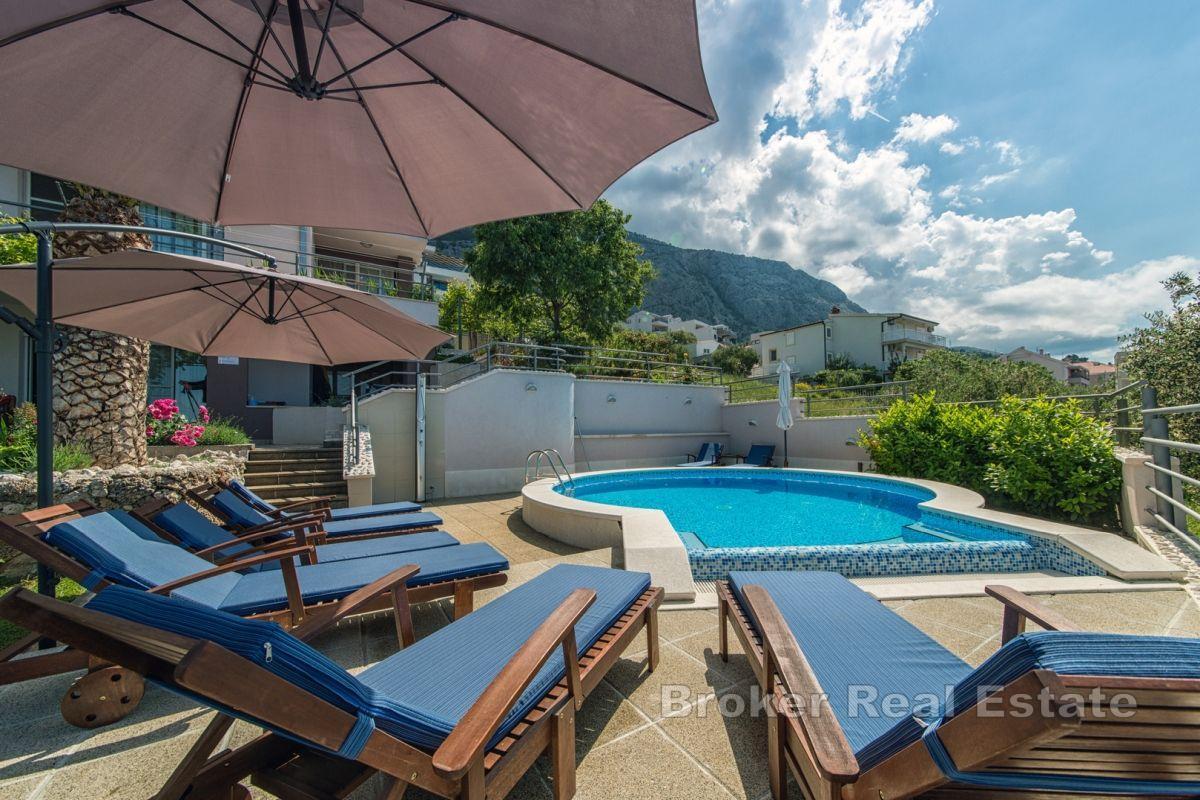 Belle villa avec vue panoramique sur la mer