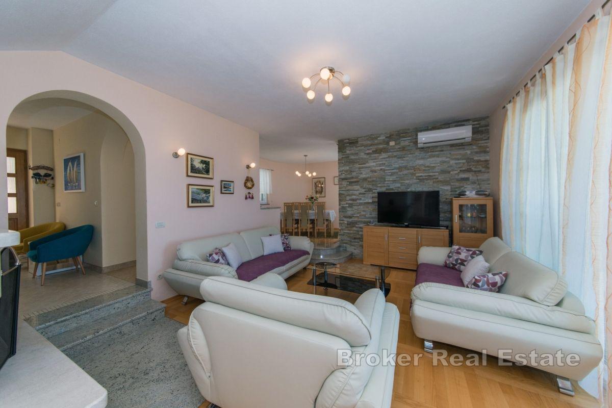 Atraktivna vila s panoramskim pogledom na more