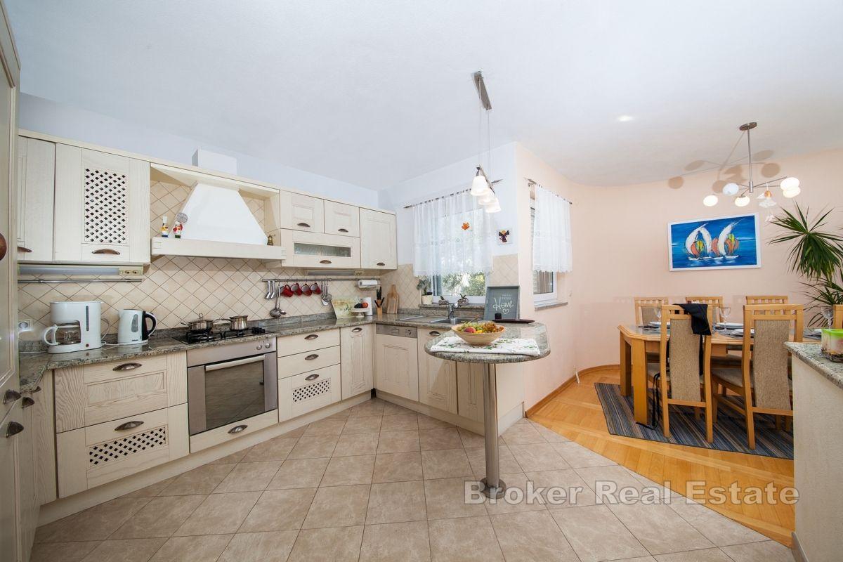 Atraktivna vila s panoramskim pogledom na more