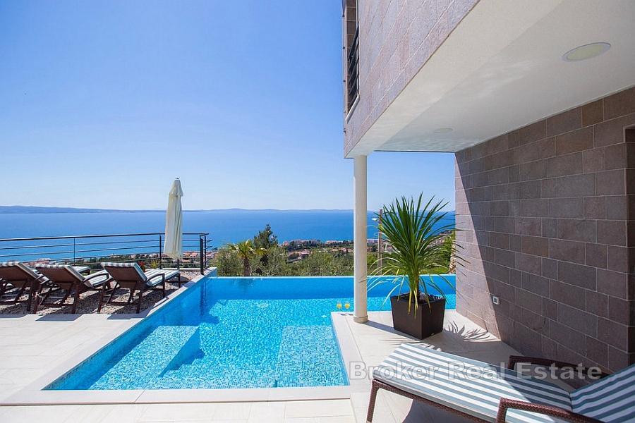 Dwie atrakcyjne wille z panoramicznym widokiem na morze