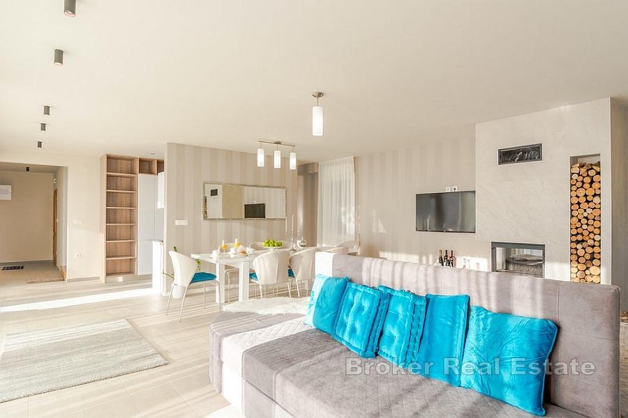 Две привлекательные виллы с панорамным видом на море