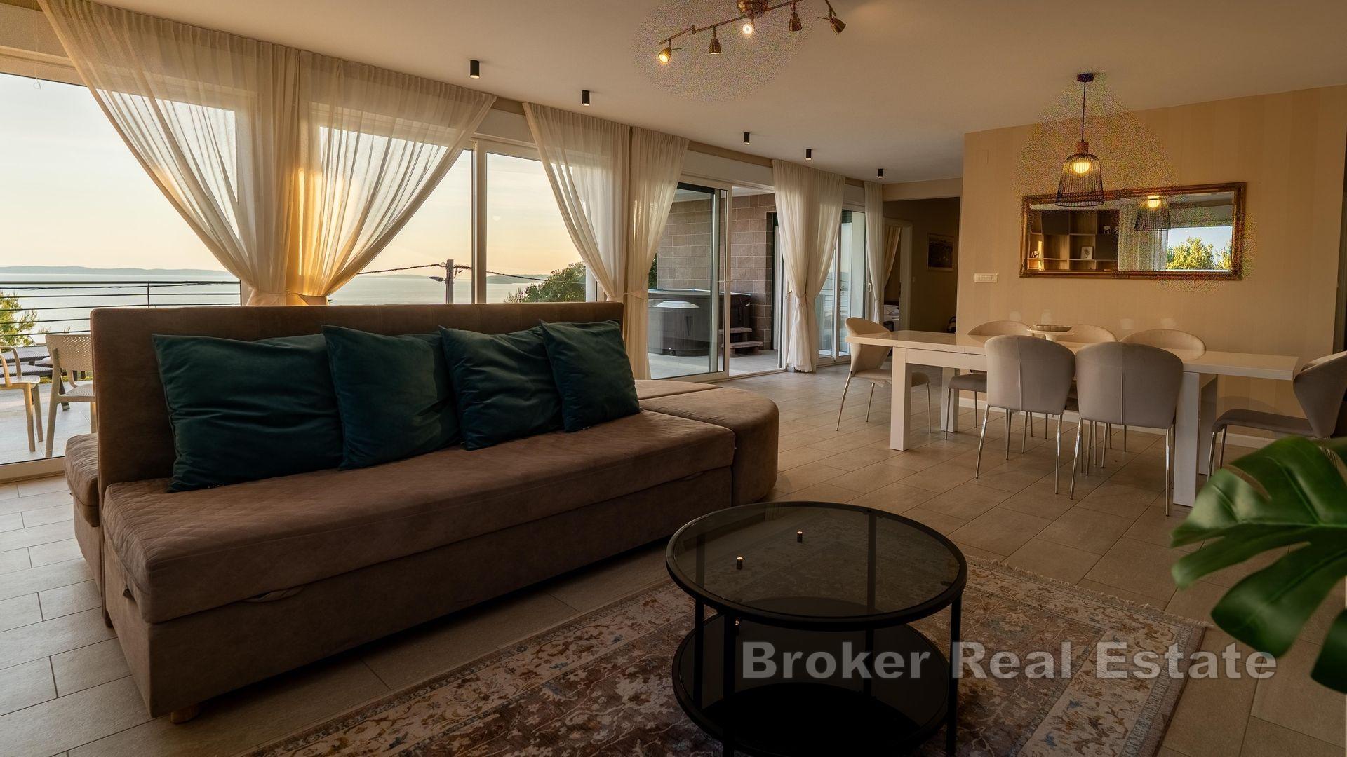 Dvě atraktivní vily s panoramatickým výhledem na moře