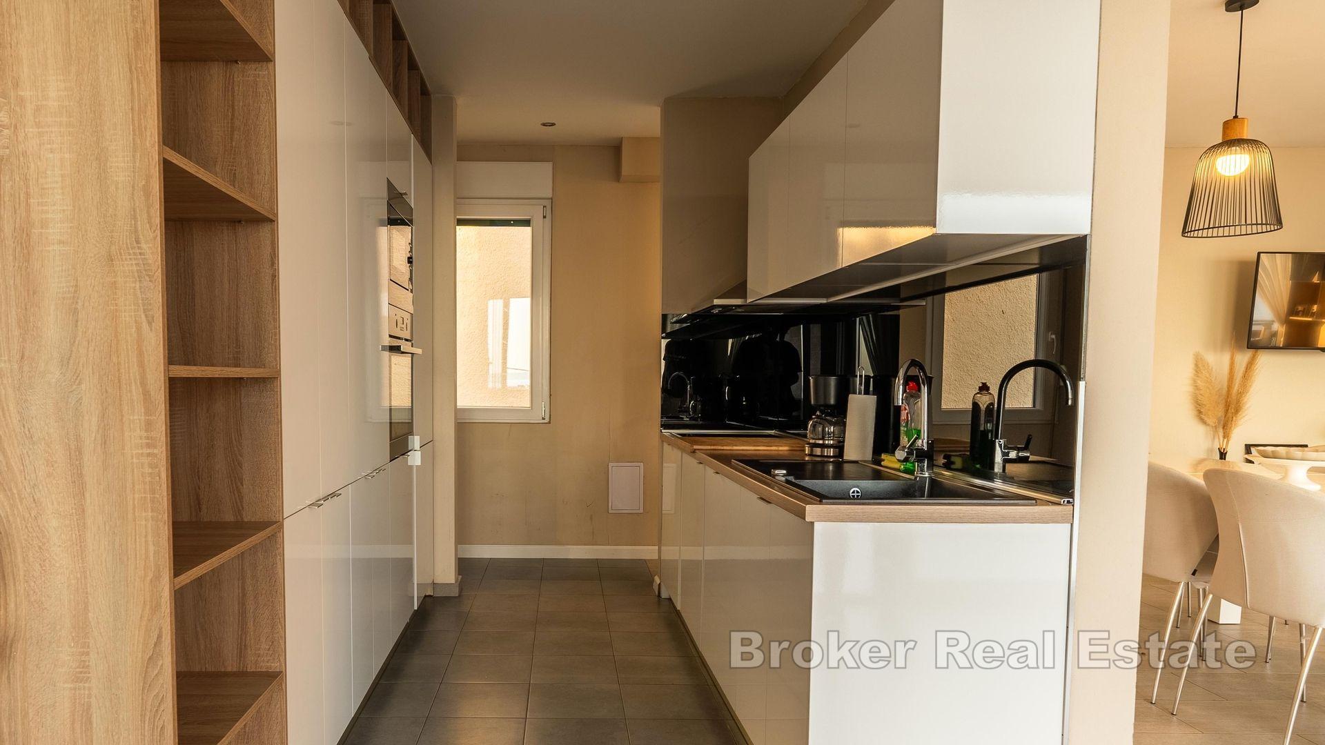 Dvě atraktivní vily s panoramatickým výhledem na moře