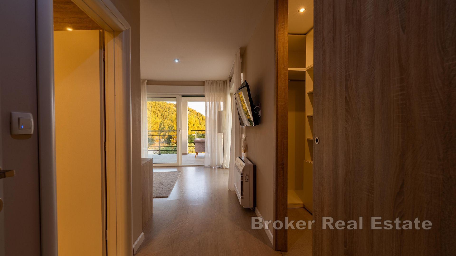 Dvě atraktivní vily s panoramatickým výhledem na moře