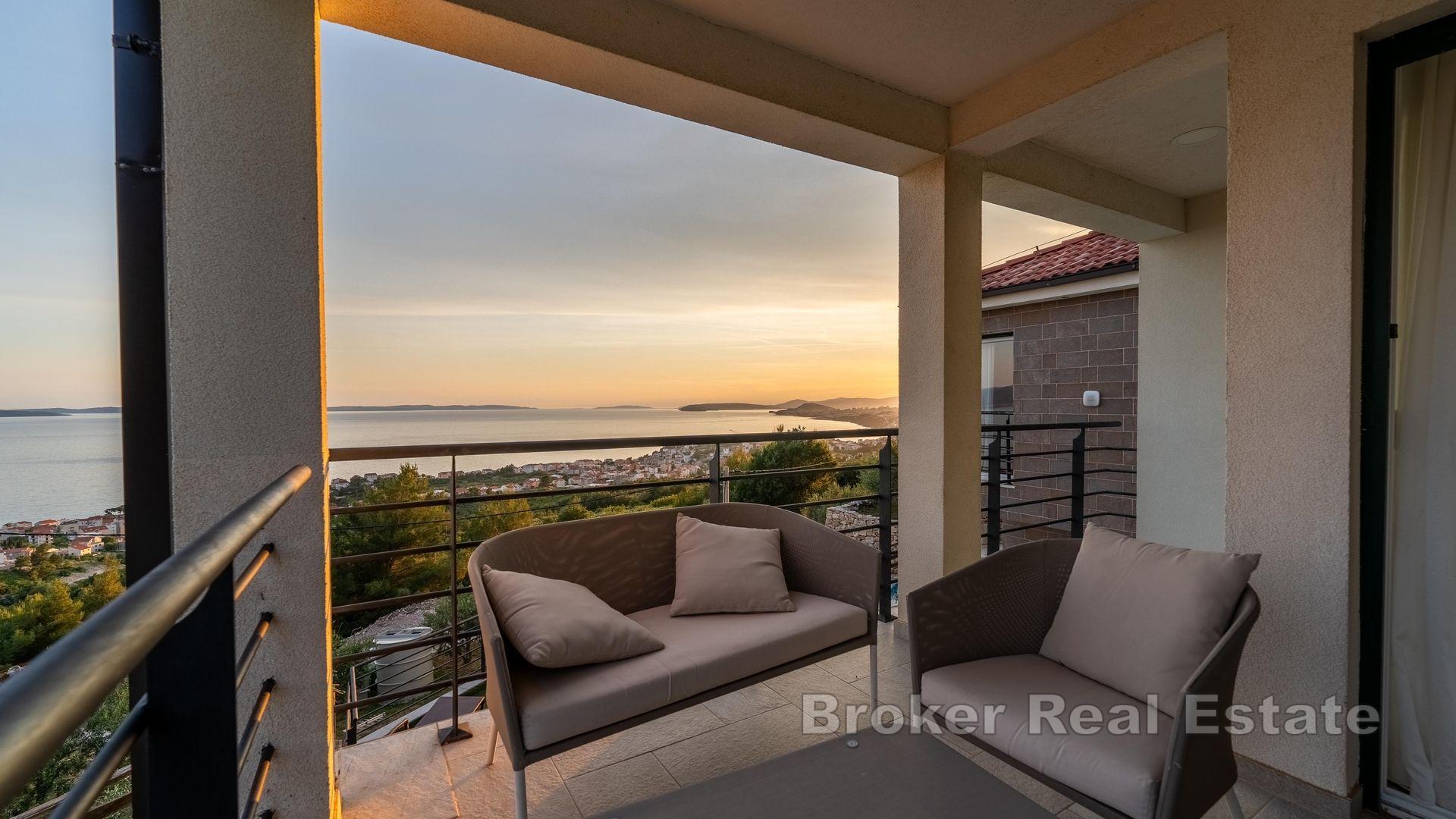 Dvě atraktivní vily s panoramatickým výhledem na moře