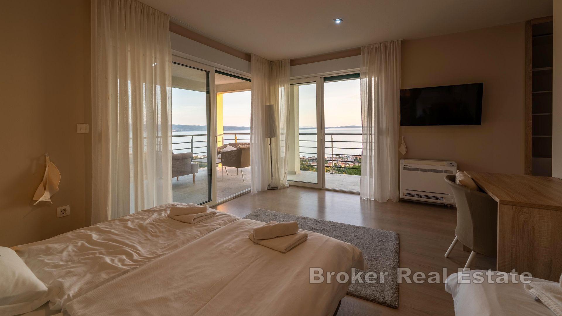 Dvě atraktivní vily s panoramatickým výhledem na moře