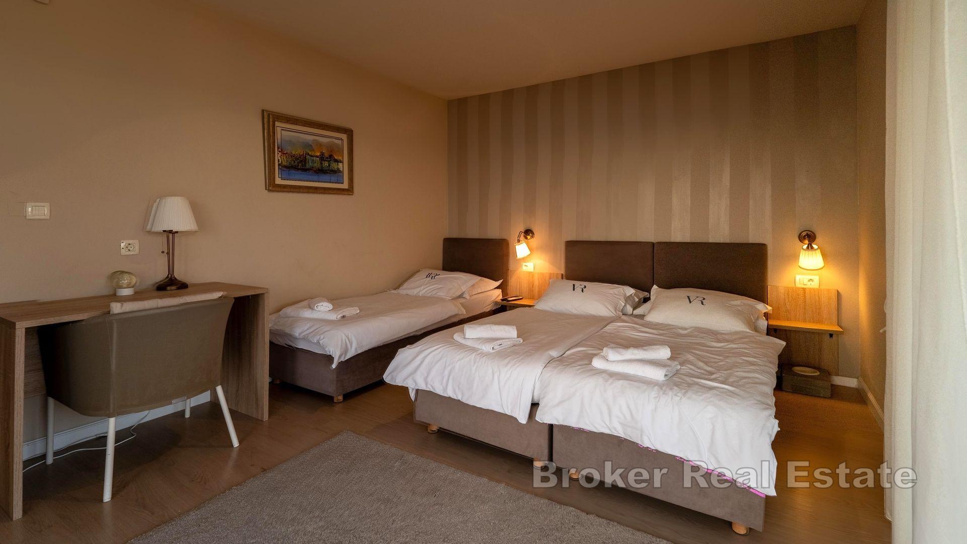 Dvě atraktivní vily s panoramatickým výhledem na moře