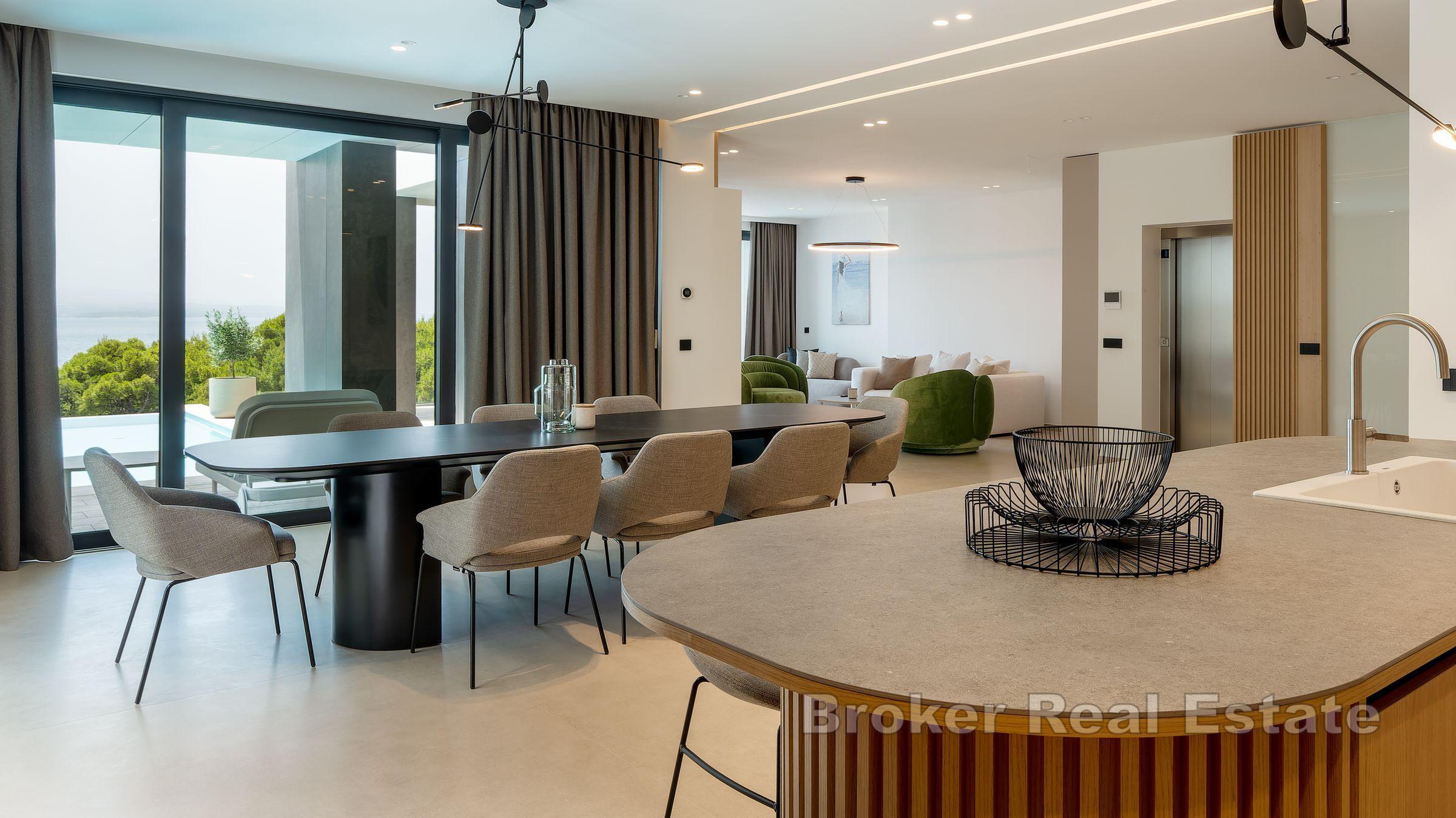 Luxusní vila s krásným výhledem a blízko moře