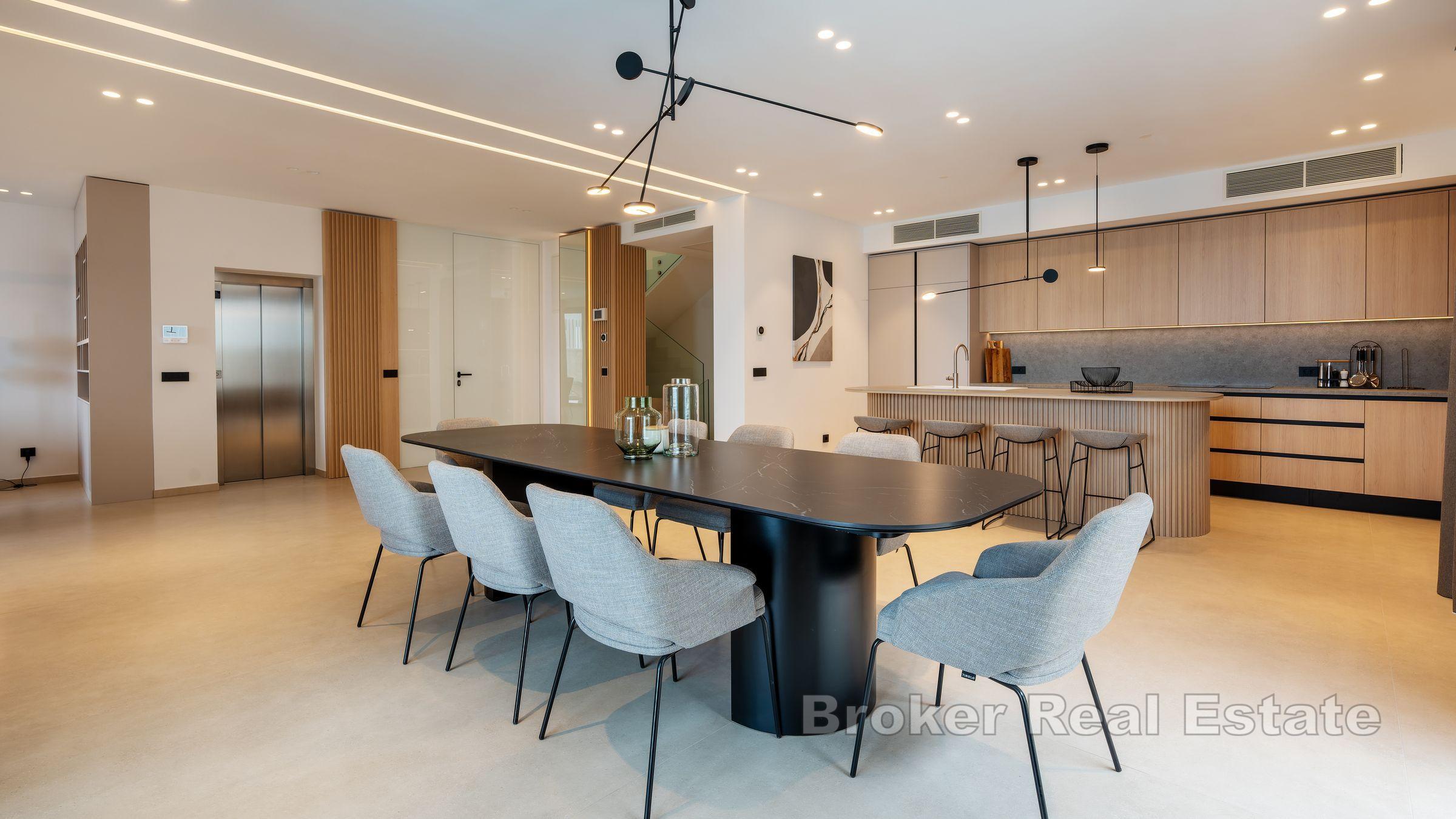 Luksuzna vila s prekrasnim pogledom i blizinom mora