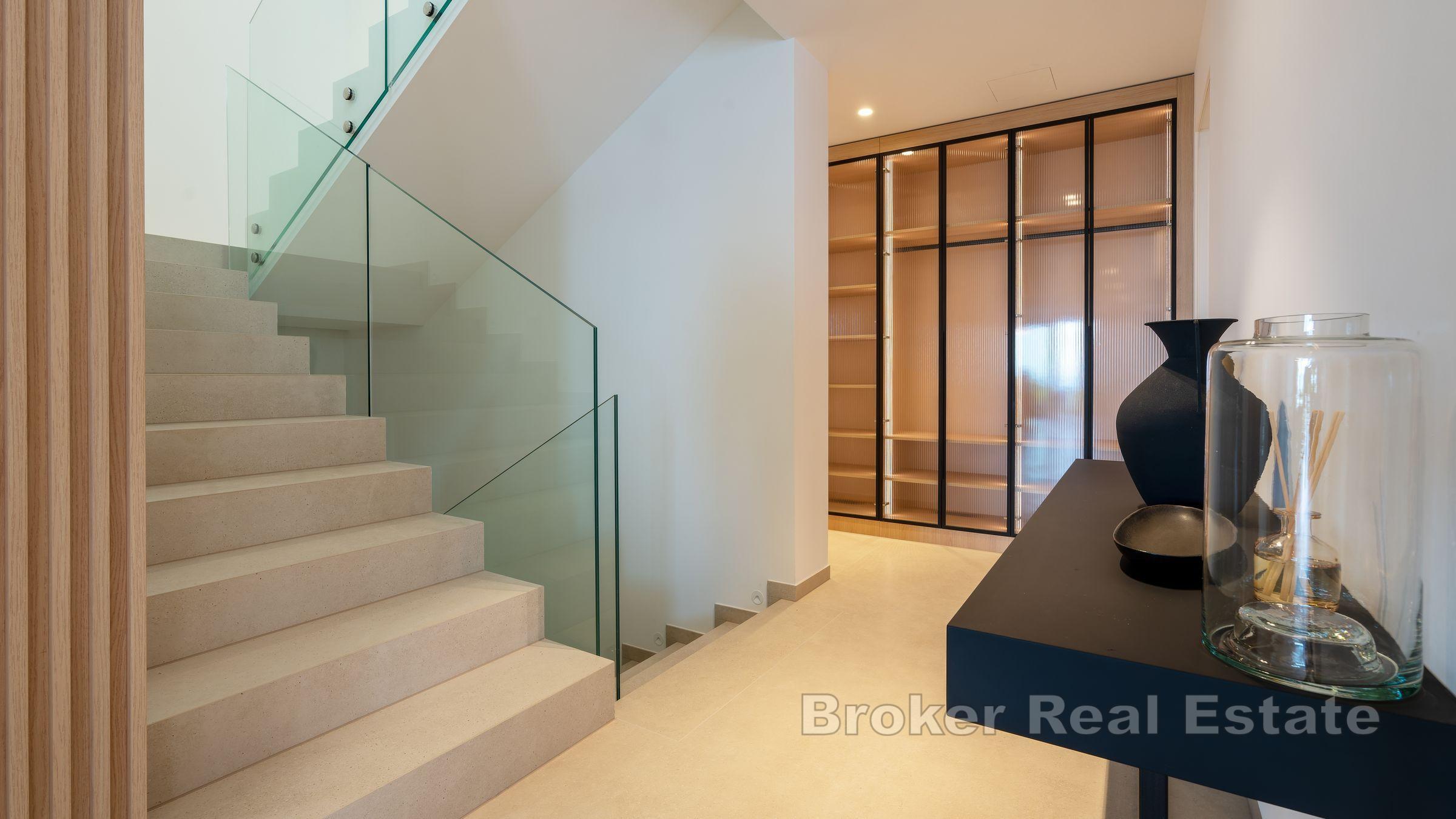 Luksusowa willa z pięknym widokiem i blisko morza