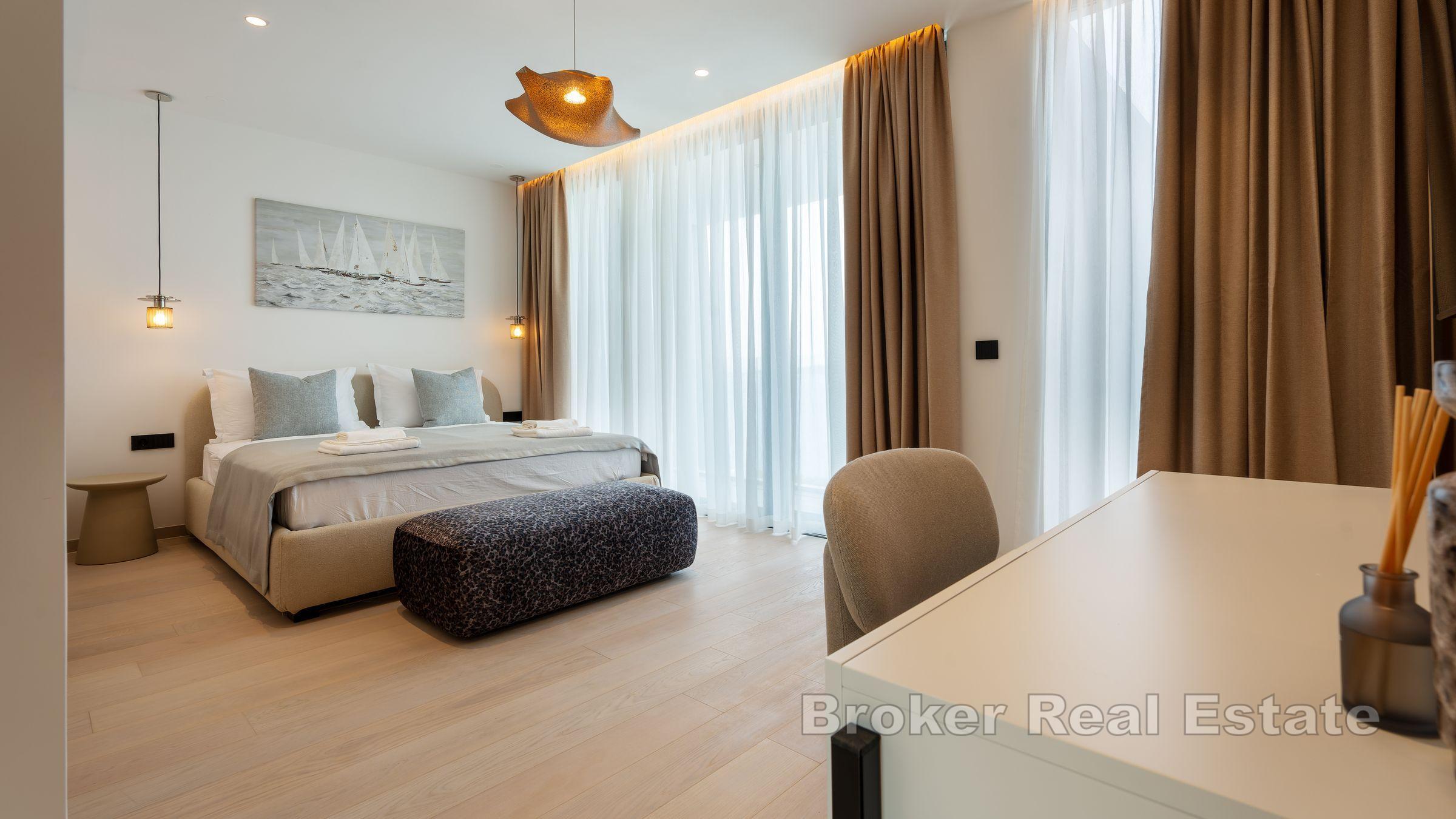 Роскошная вилла с прекрасным видом и недалеко от моря