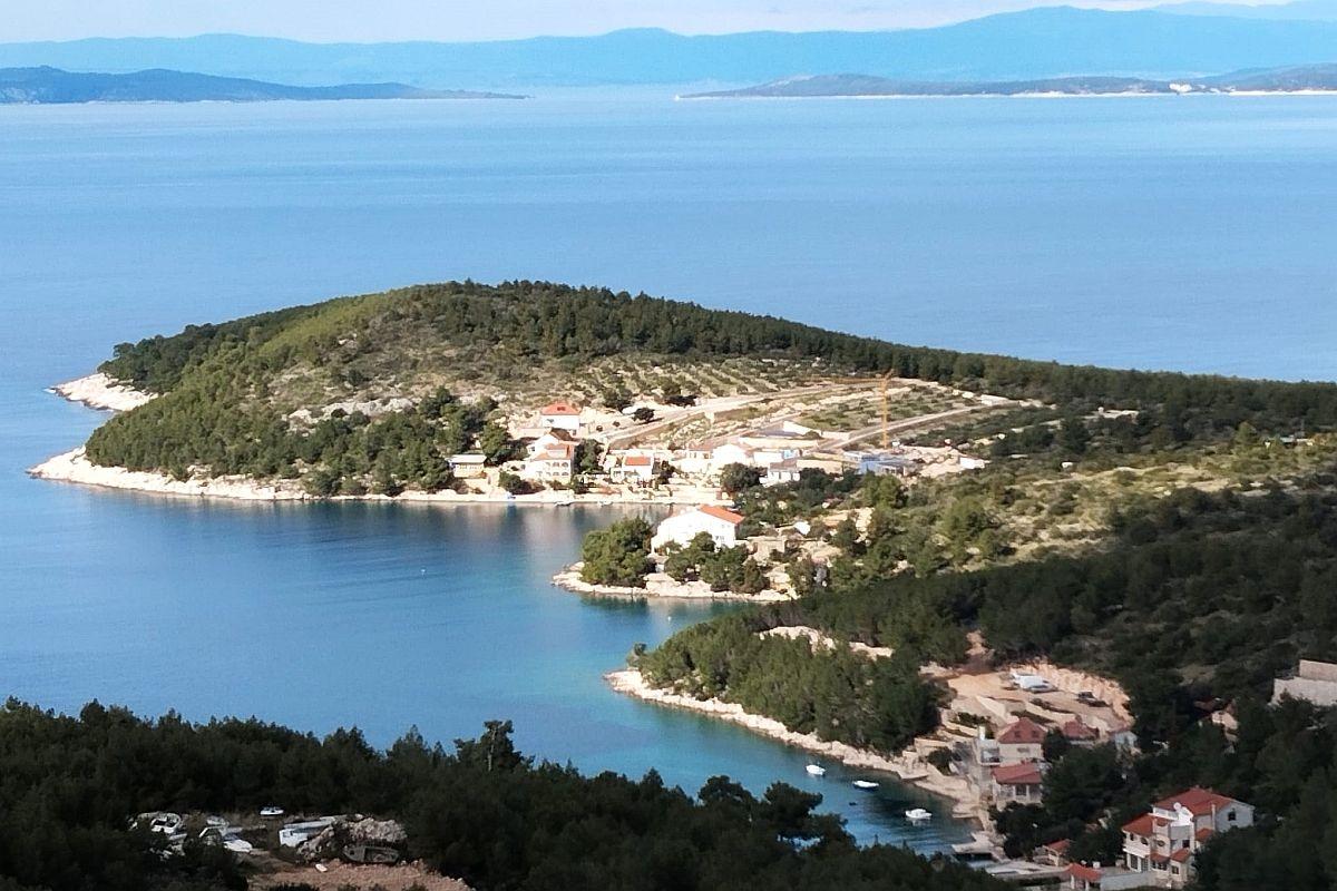 01-2048-10-Island-of-Hvar-Building-land-with-a-sea-view-for-sale