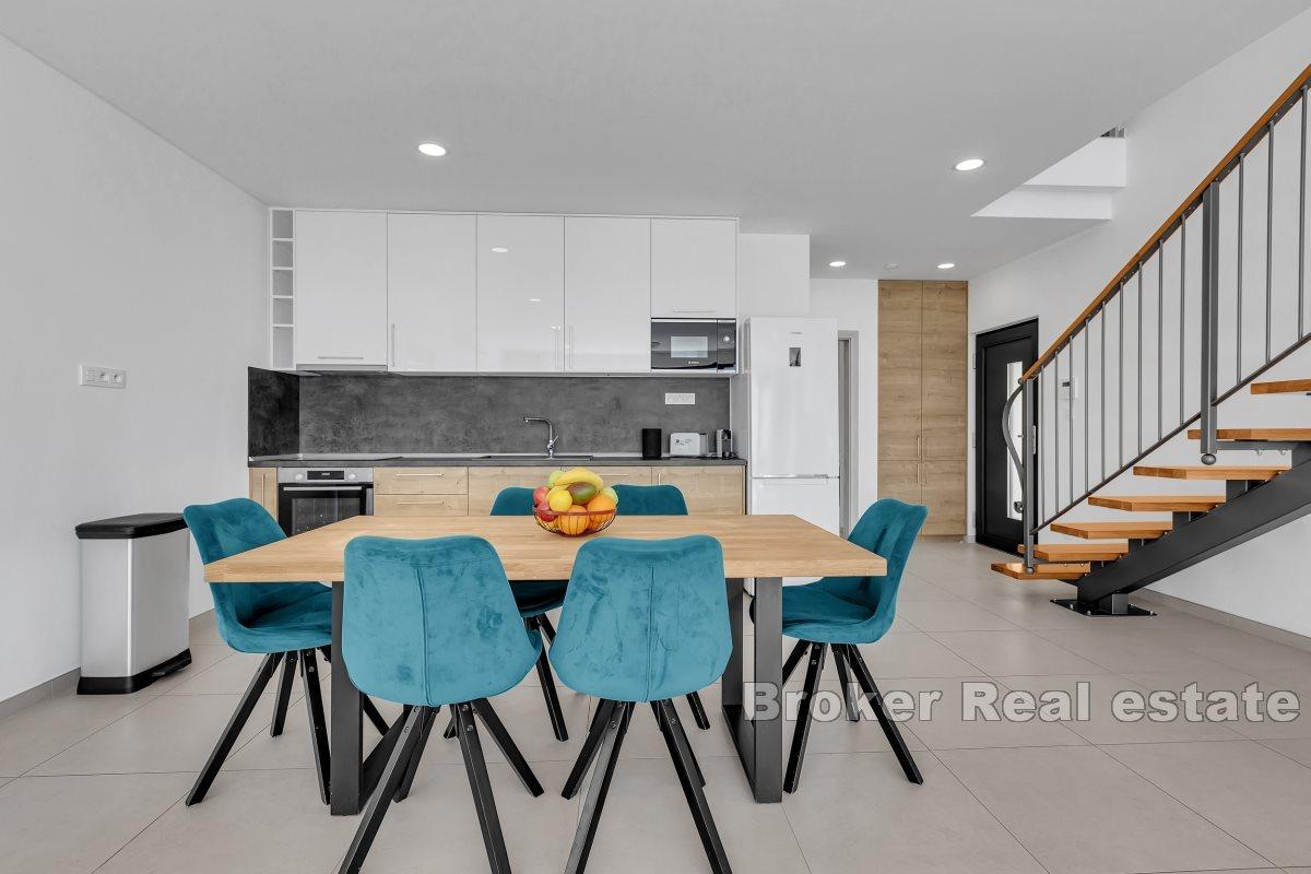 Luxury villa with a panoramic view of the sea