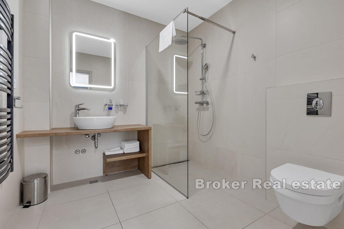 Luxusvilla mit Panoramablick auf das Meer