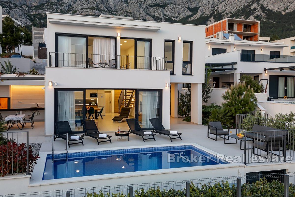 Luxusvilla mit Panoramablick auf das Meer