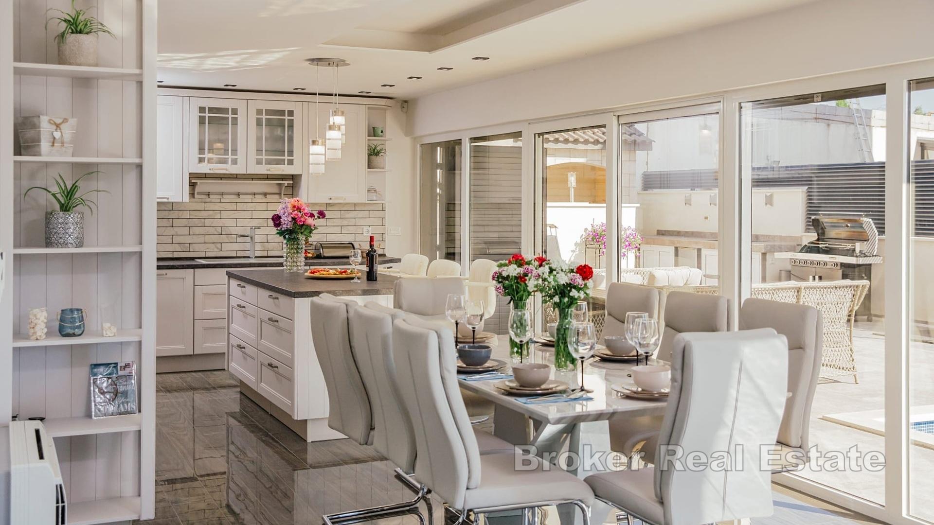 Luksuzna vila s panoramskim pogledom na more