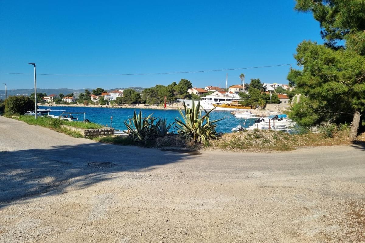 001-2048-20-Rogoznica-Building-land-in-the-first-row-to-the-sea-for-sale