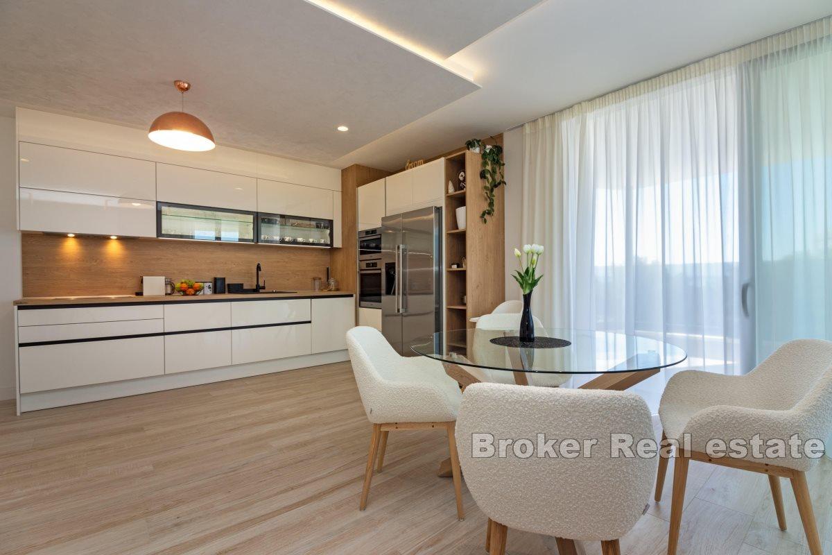 Luxusní penthouse v blízkosti moře