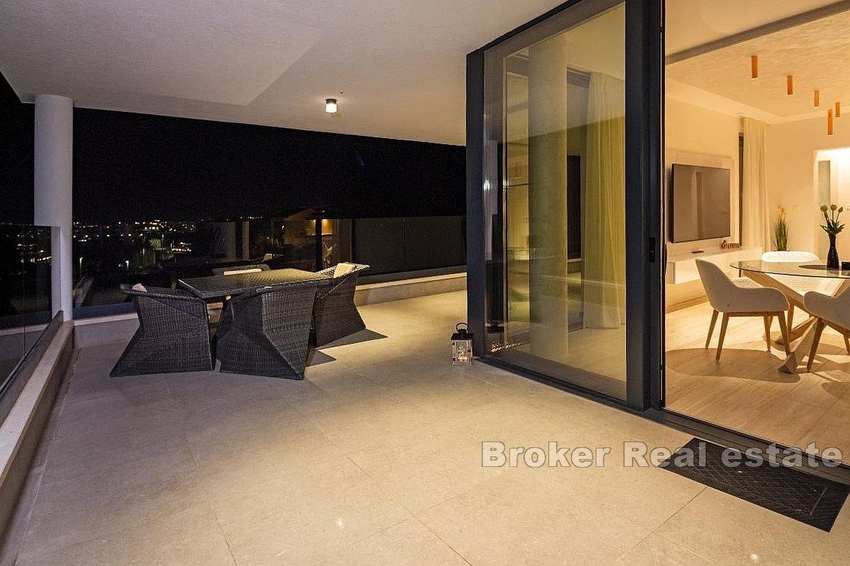 Luxury penthouse near the sea