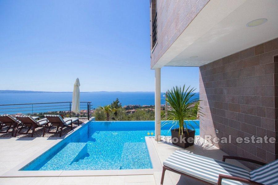Attraktive Villa zu vermieten mit Panoramablick auf das Meer