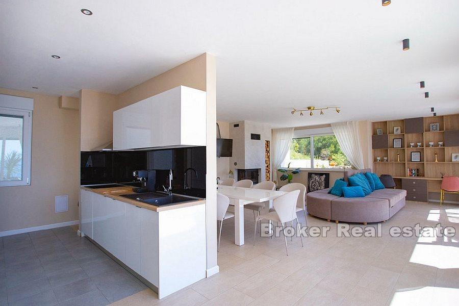 Attraktive Villa zu vermieten mit Panoramablick auf das Meer