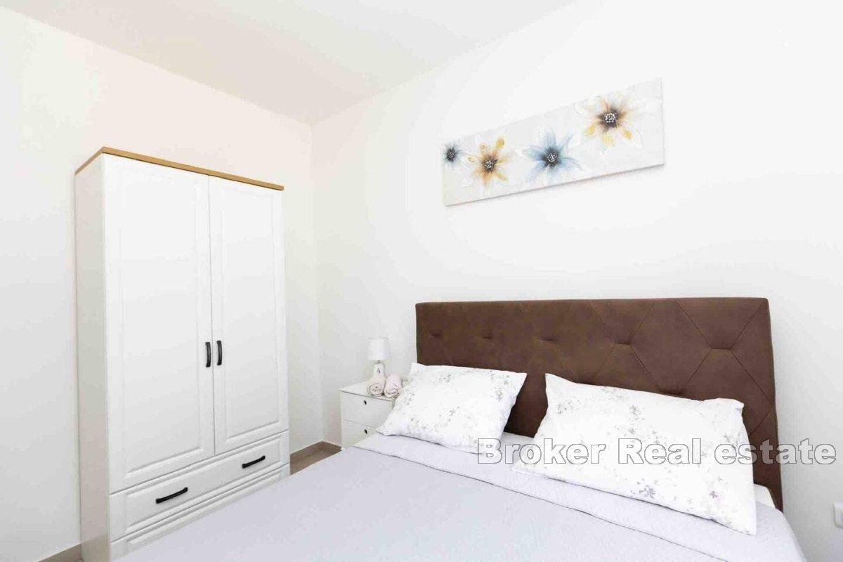 Apartment for rent in the first row to the sea