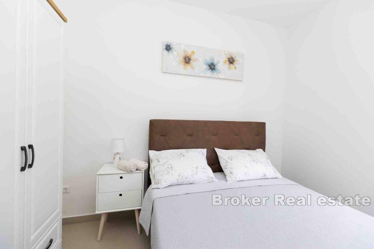 Apartment for rent in the first row to the sea