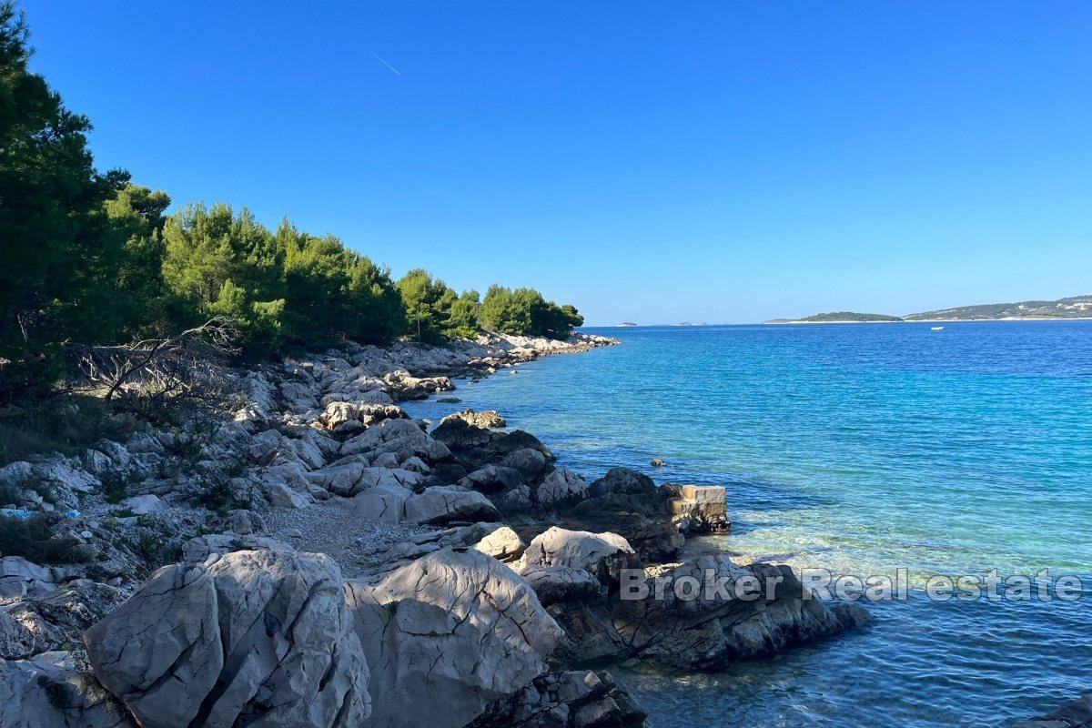 Сельскохозяйственная земля в первом ряду от моря