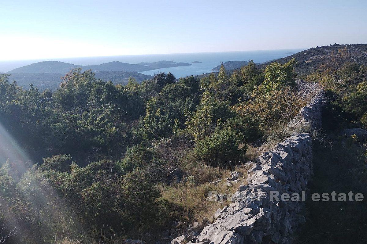 Сельскохозяйственная земля в первом ряду от моря