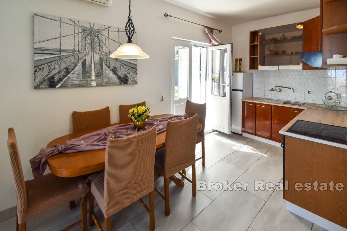 Immeuble commercial avec une belle vue et proche de la mer