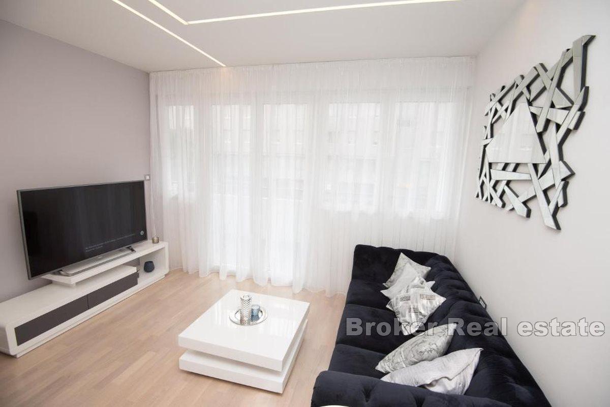 Luxurious two-bedroom apartment in a great location