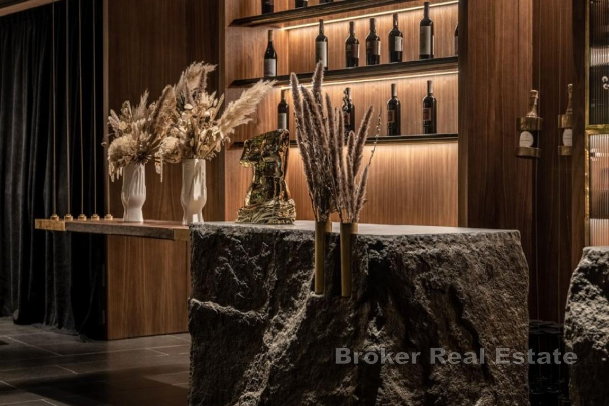 Villa de luxe avec baignoire en cristal de Madagascar et vue sur la mer