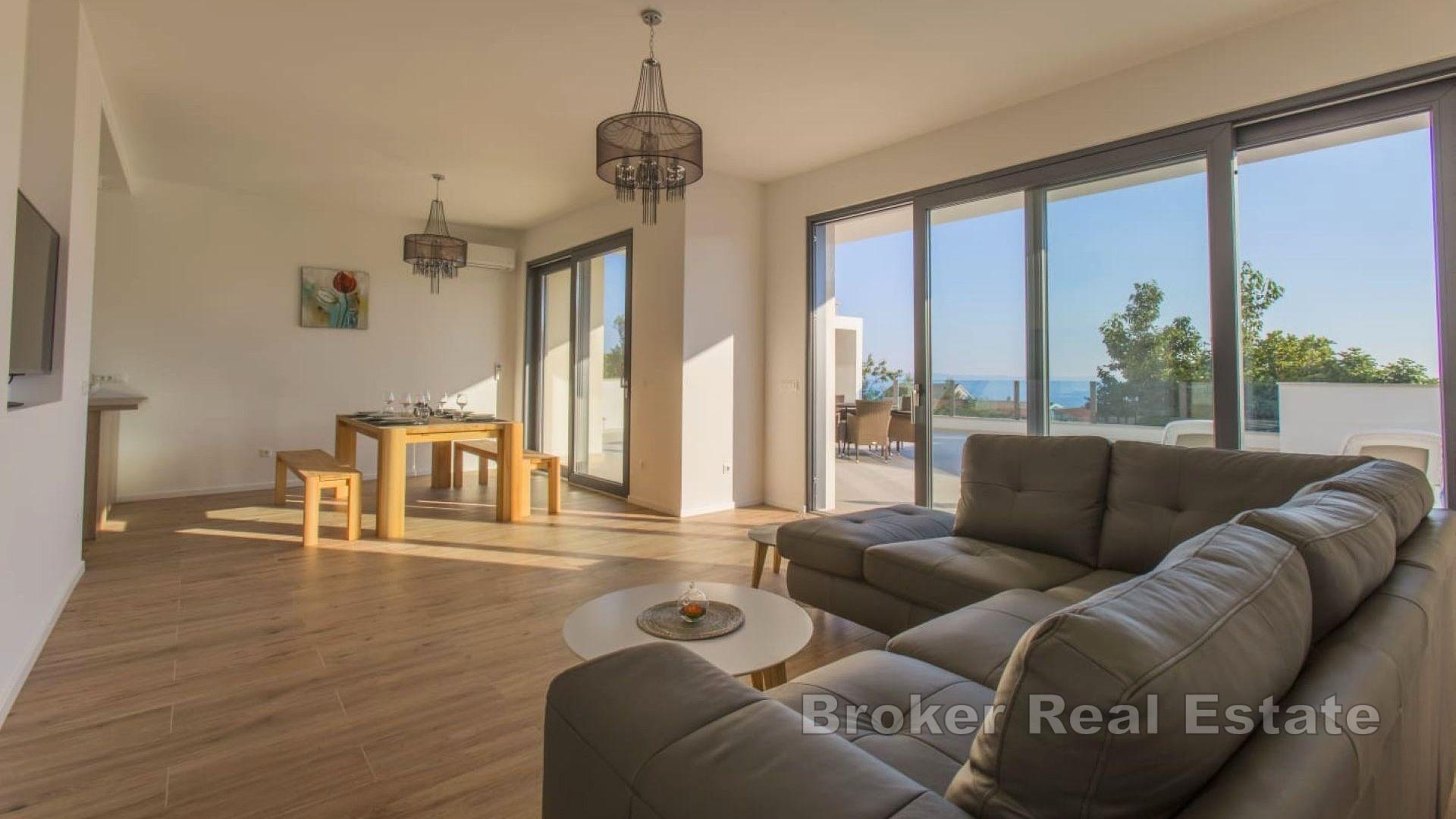 Lyxig villa med panoramautsikt över havet