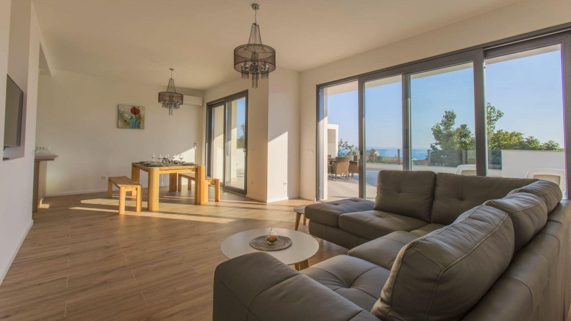 Krásná vila s panoramatickým výhledem na moře