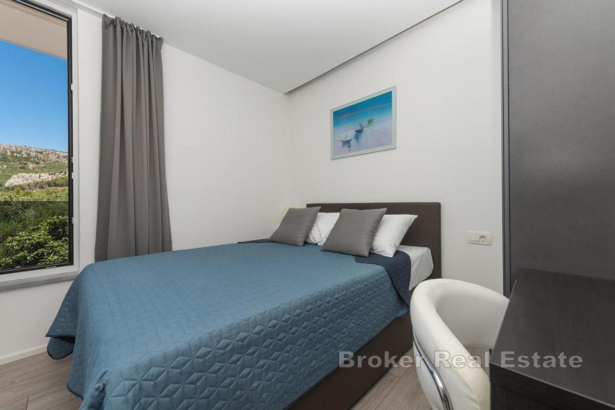 Moderní vila s panoramatickým výhledem na moře