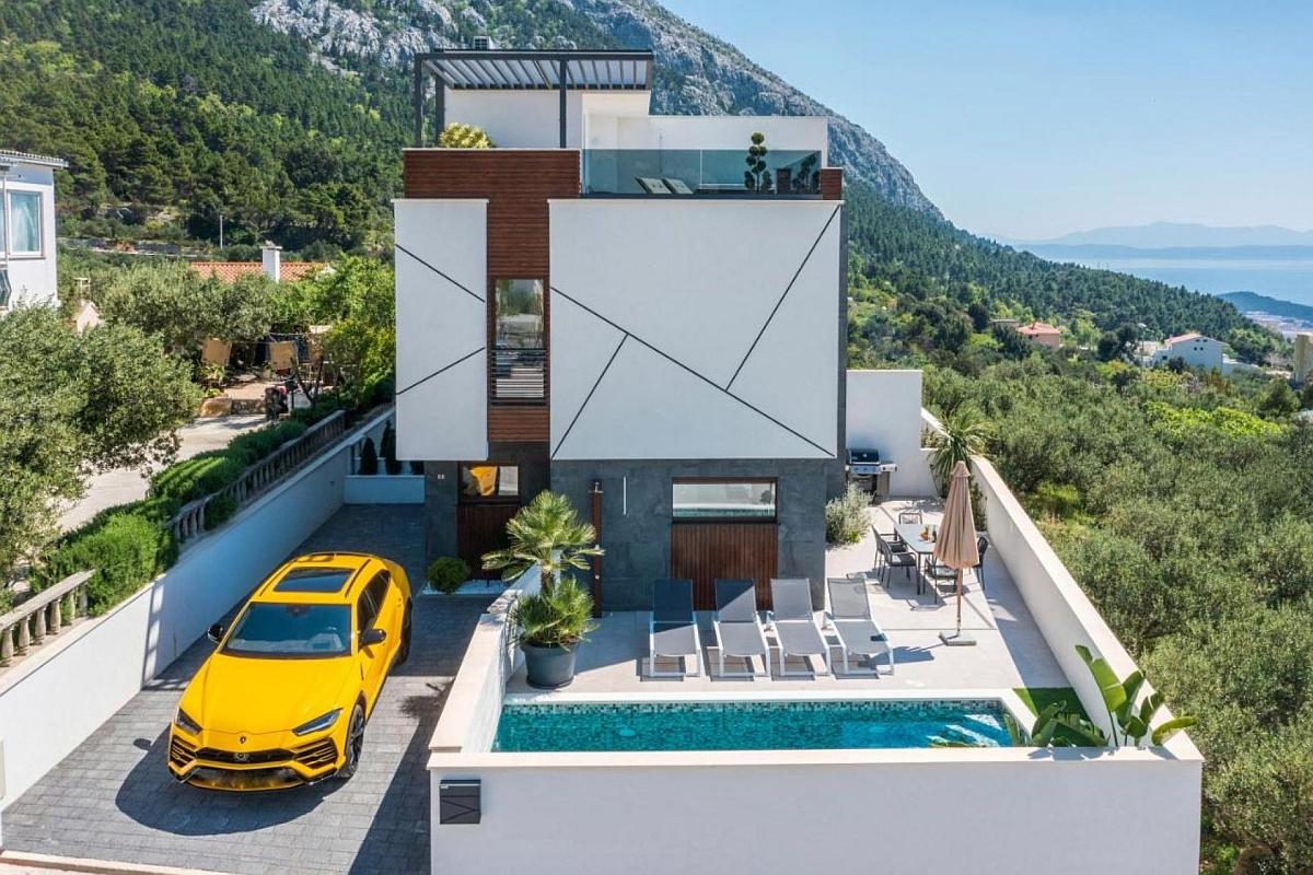 001-2048-37-Makarska-Attractive-villa-with-panoramic-sea-view-for-sale