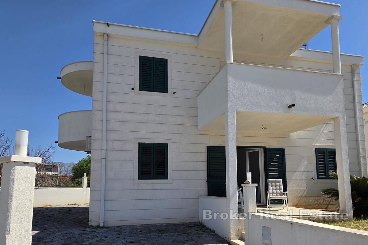 Maison spacieuse en première ligne de la mer