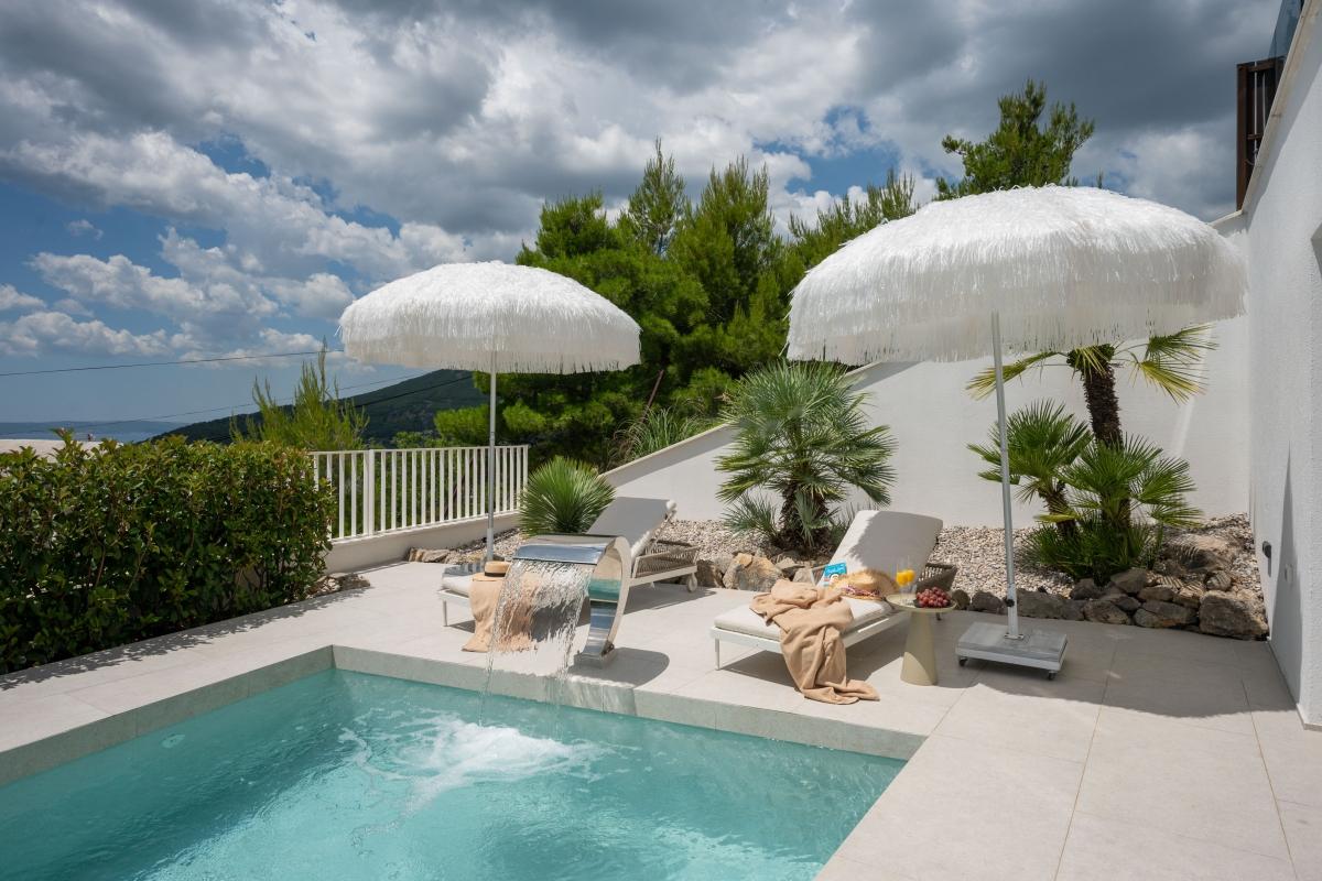 Affascinante villa in affitto con vista panoramica sul mare