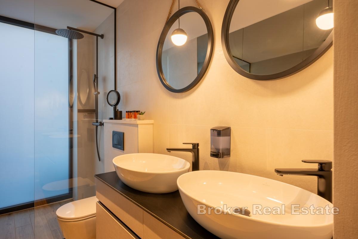 Affascinante villa in affitto con vista panoramica sul mare