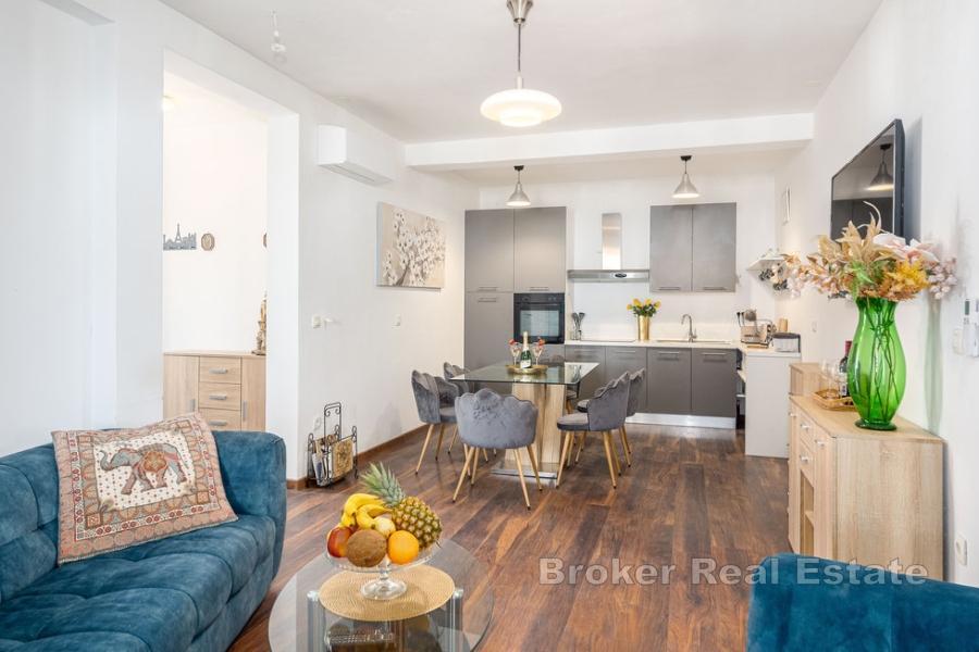 Attraktive Wohnung mit Pool und Meerblick