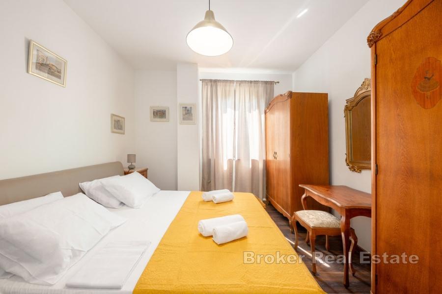 Attraktive Wohnung mit Pool und Meerblick