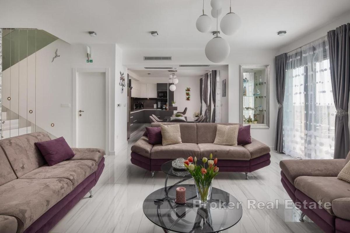 Splendida villa con vista panoramica sul mare