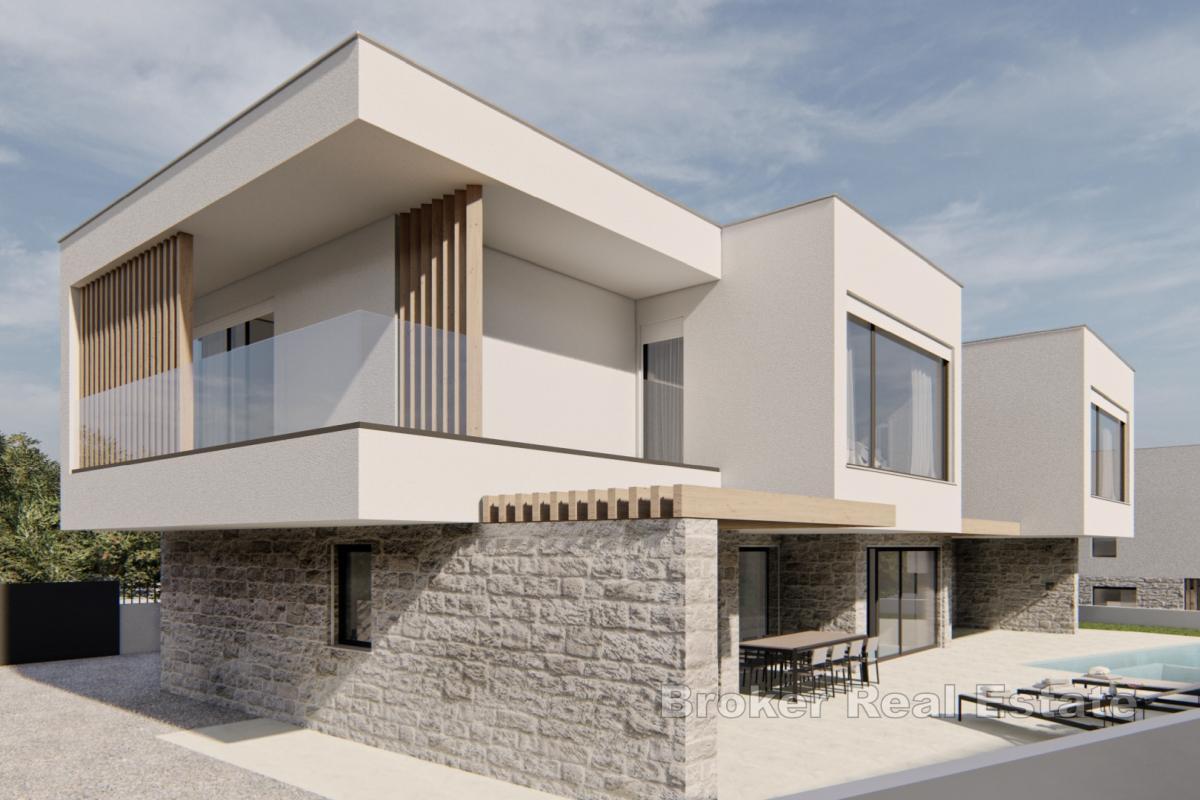 Atraktivní vila k pronájmu s panoramatickým výhledem na pobřeží