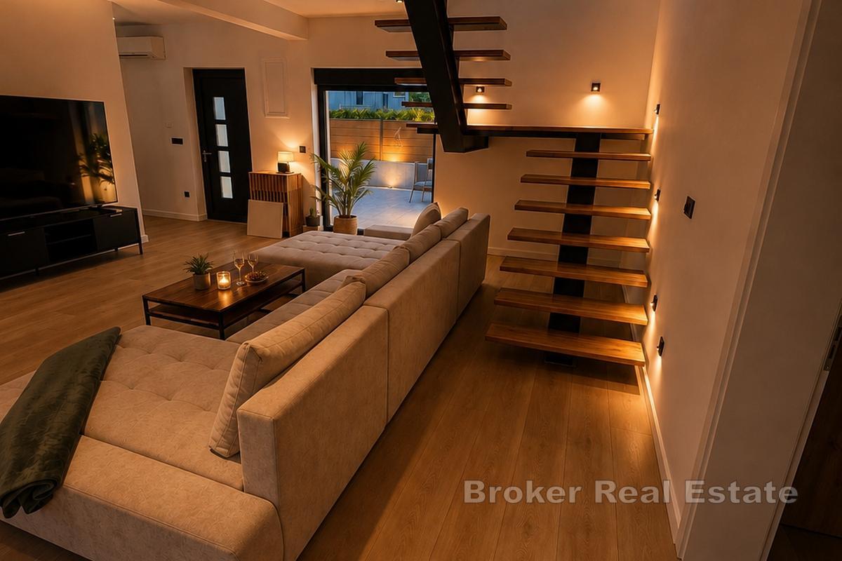 Attraktiv villa att hyra med panoramautsikt över kusten