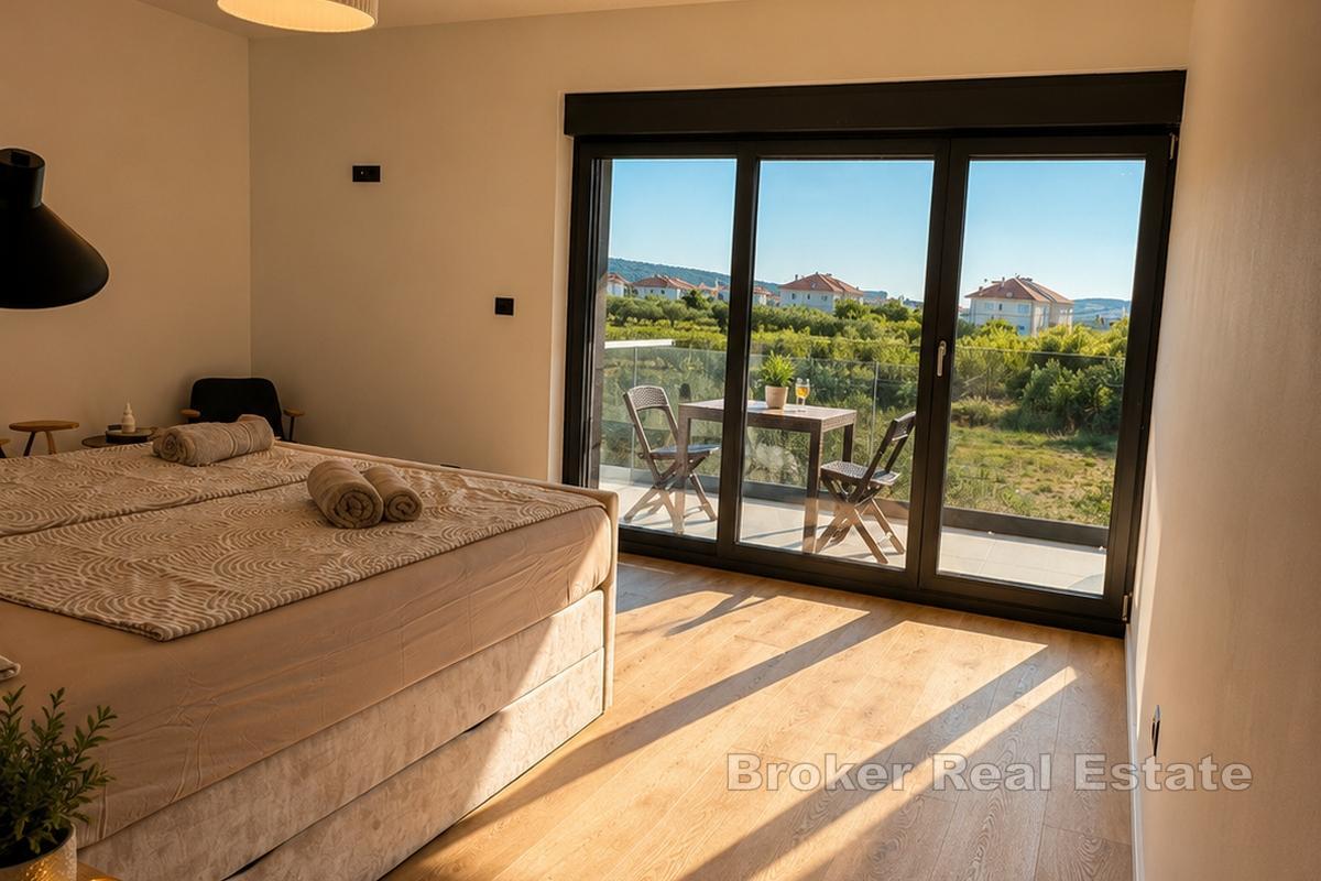 Attraktiv villa att hyra med panoramautsikt över kusten