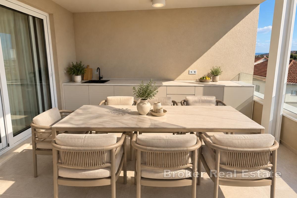 Attico di lusso con terrazza di 150 m², jacuzzi e 2 posti auto in garage