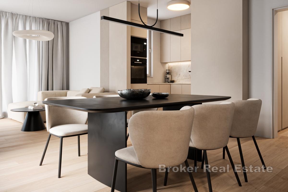 Attico di lusso con terrazza di 150 m², jacuzzi e 2 posti auto in garage