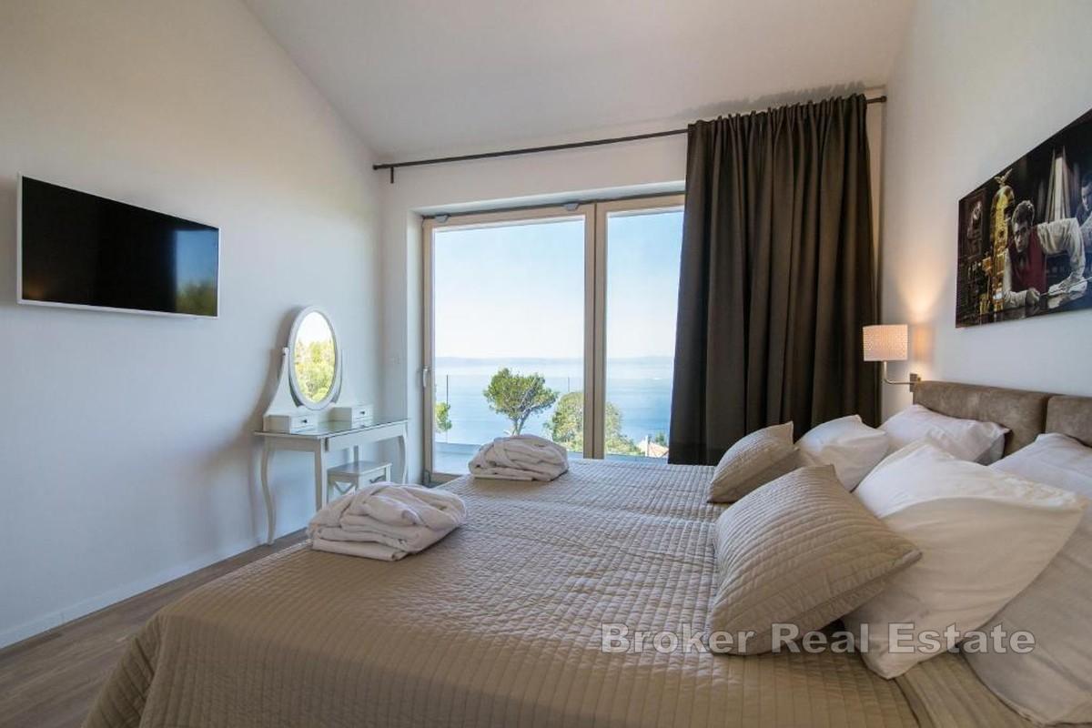 Nowoczesna willa z panoramicznym widokiem na morze