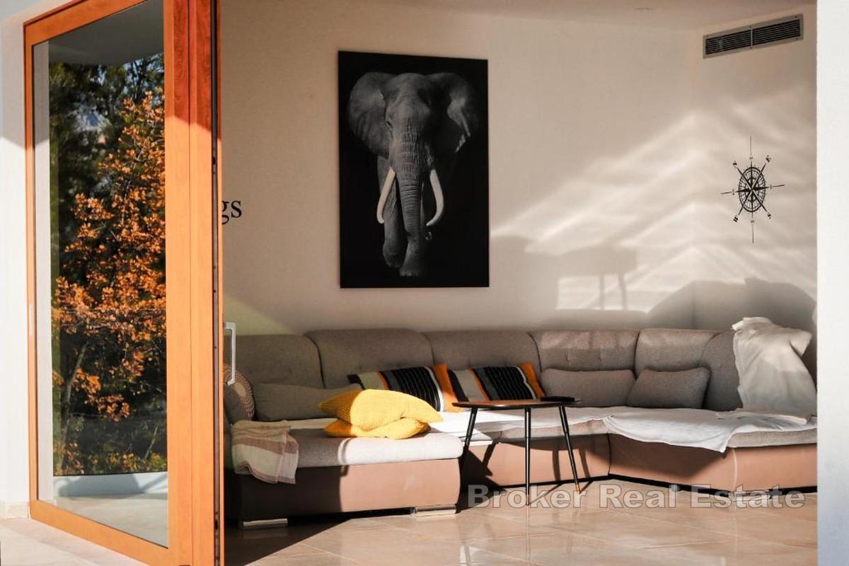 Nowoczesna willa z panoramicznym widokiem na morze