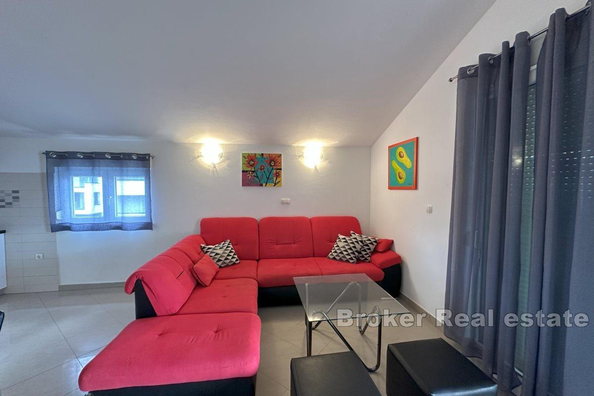 Apartament trzypokojowy z balkonem i widokiem na morze